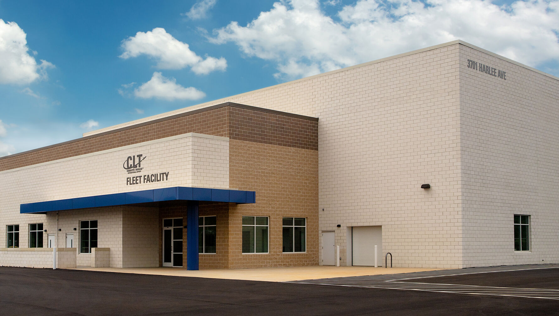 CLT Fleet Facility in Charlotte, NC featuring Prestige Masonry Architectural Block - Smooth Face in Ivory Coast and Braxton Beige