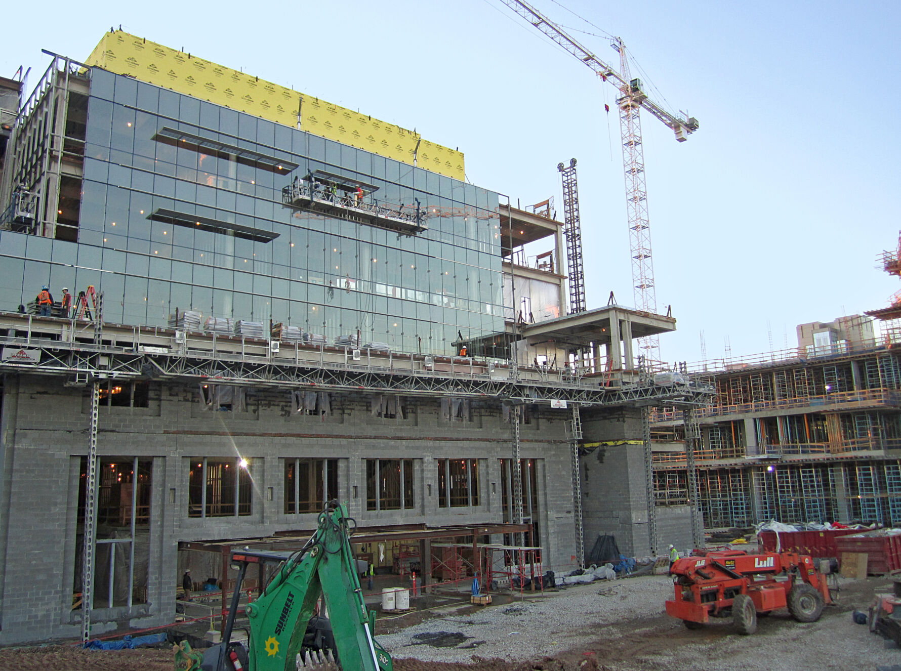 Duke Cancer Center in Durham, NC featuring Johnson Concrete Products Gray Block