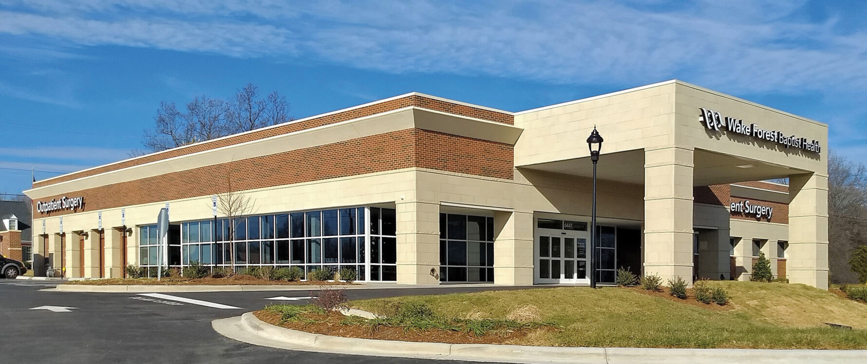 Wake Forest Baptist Health Surgery Center in Clemmons, NC featuring Prestige Cast Stone - Smooth Face in Halite