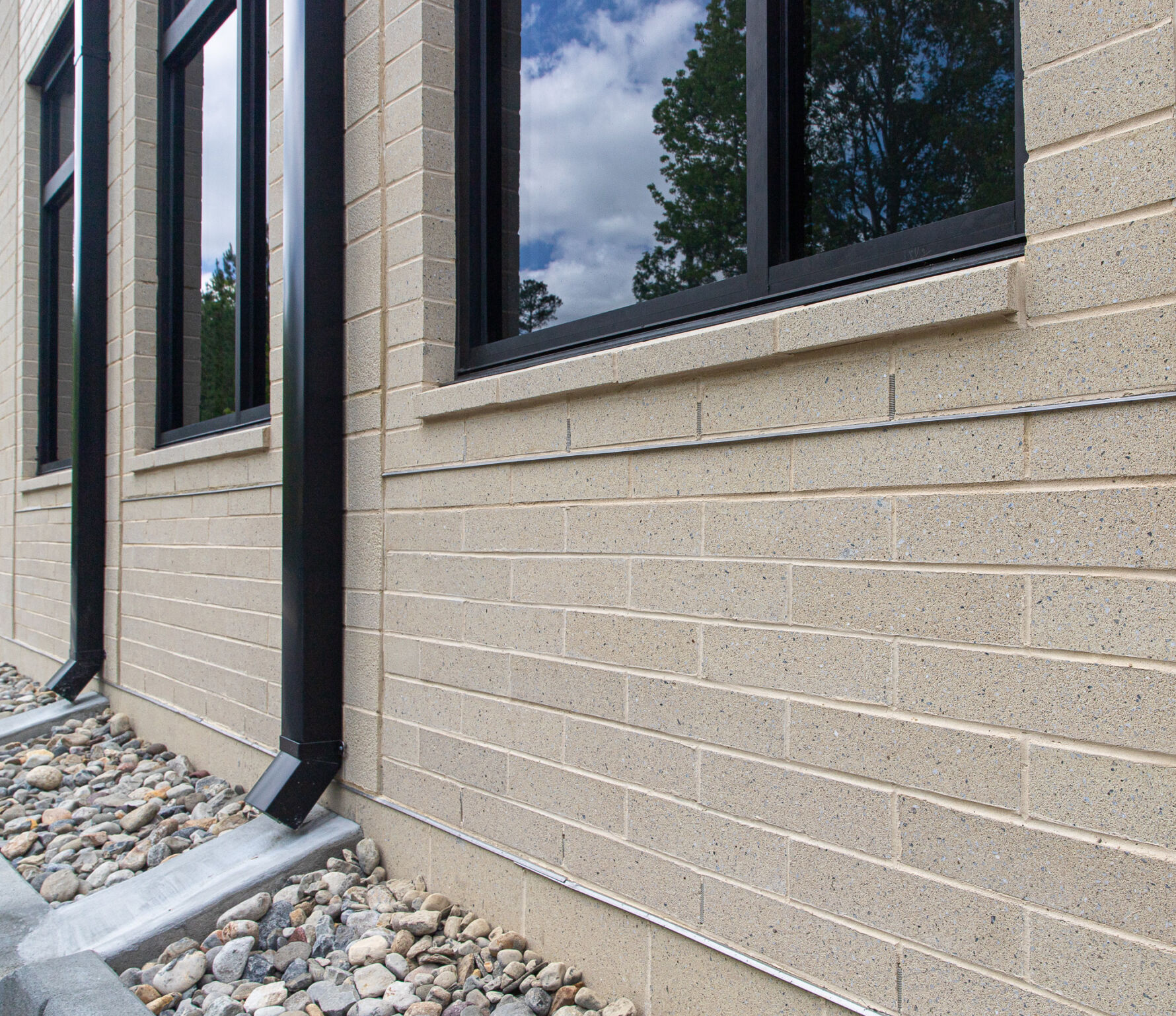 Johnson Concrete Products Prestige Masonry Architectural Block - Polished Face Finish and Weathered Face Finish in Cave of Crystals, Gray Block, CMU
