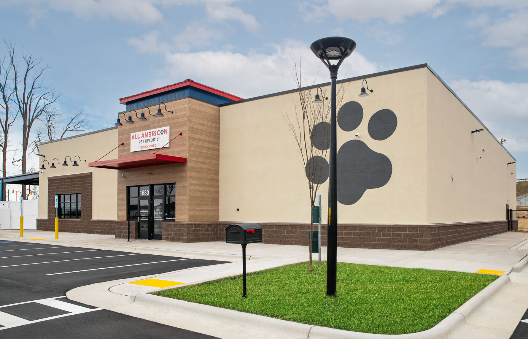 All American Pet Resorts building built with Johnson Concrete Products lightweight CMU and Prestige Masonry split face architectural block.
