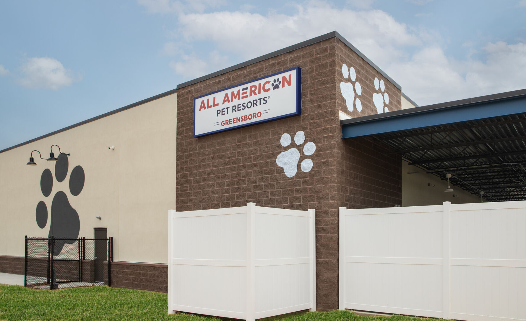 All American Pet Resorts building built with Johnson Concrete Products lightweight CMU and Prestige Masonry split face architectural block.